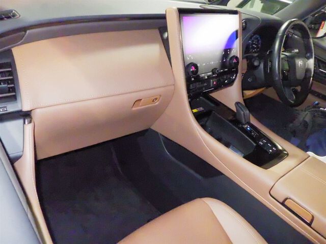 2025 Toyota Vellfire Z Premier auction photo 3