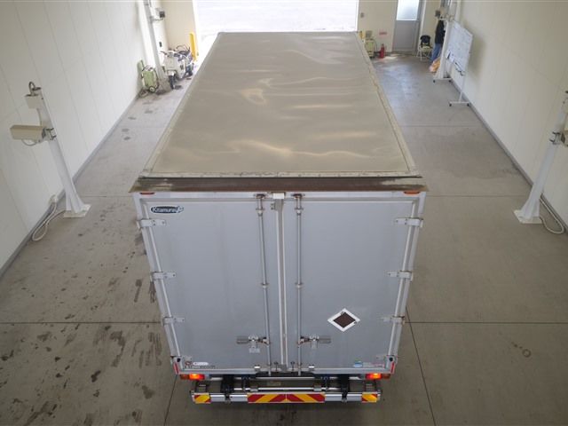 2016 Mitsubishi Fuso Canter Aluminum van PG, wide, long auction photo 3