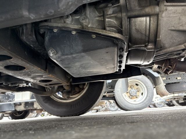 2011 Isuzu Elf ヒラ auction photo 11