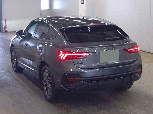 2022 Audi Q3 Sportback 35TFSI Sライン auction photo 2