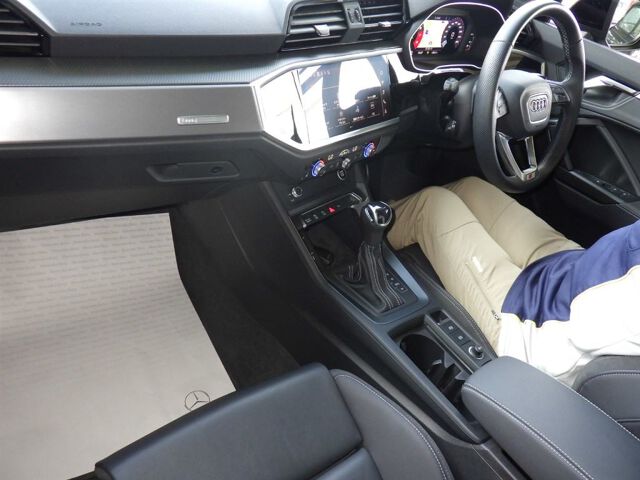 2022 Audi Q3 Sportback 35TFSI Sライン auction photo 3