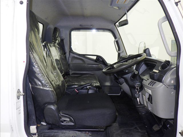 2019 Mitsubishi Fuso Canter Flatbed auction photo 5