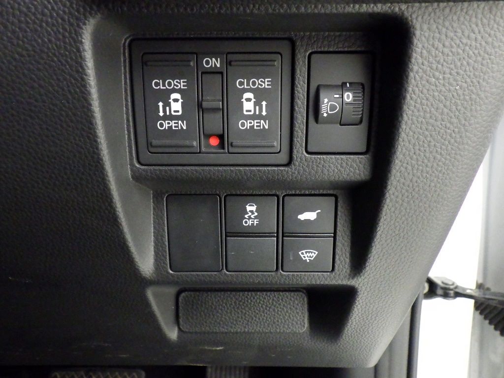 2023 Honda Stepwgn 4WD 7人 auction photo 10