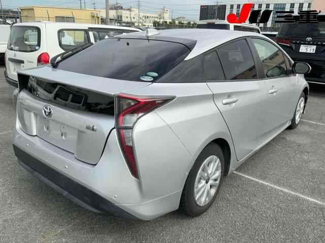 2016 Toyota Prius Sセーフティプラス auction photo 6