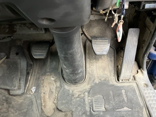 2010 Isuzu Forward Flat. Aluminum B auction photo 4