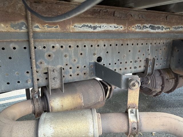 2010 Isuzu Forward Flat. Aluminum B auction photo 15