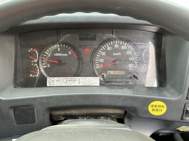 2010 Isuzu Forward Flat. Aluminum B auction photo 6