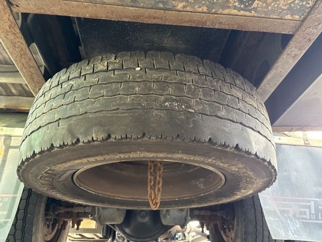 2010 Isuzu Forward Flat. Aluminum B auction photo 13