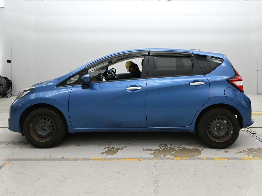 2017 Nissan Note X FOUR 4WD auction photo 4