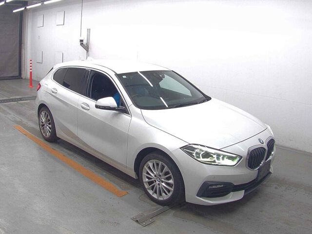 2021 BMW 1 Series 118D Pre-E Joy+ Japan auction vehicle