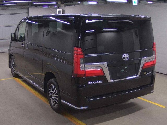 2022 Toyota グランエース プレミアム auction photo 2