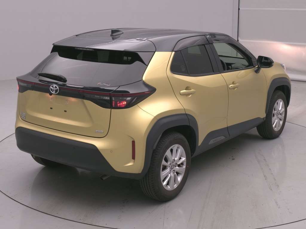 2023 Toyota Yaris Cross G 4WD auction photo 2