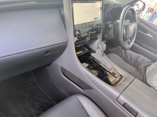 2024 Toyota Alphard Z auction photo 3