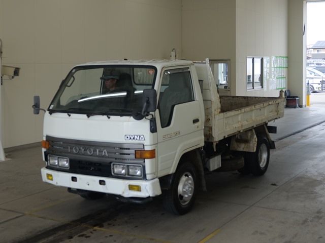 Japan Auction Vehicles 21 1993 Toyota Dyna Dump truck 4WD auction photo