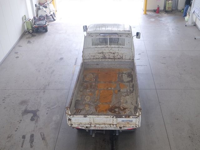 1993 Toyota Dyna Dump truck 4WD auction photo 3