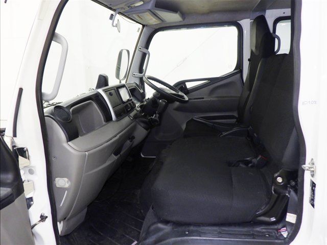 2019 Mitsubishi Fuso Canter Double cab auction photo 8