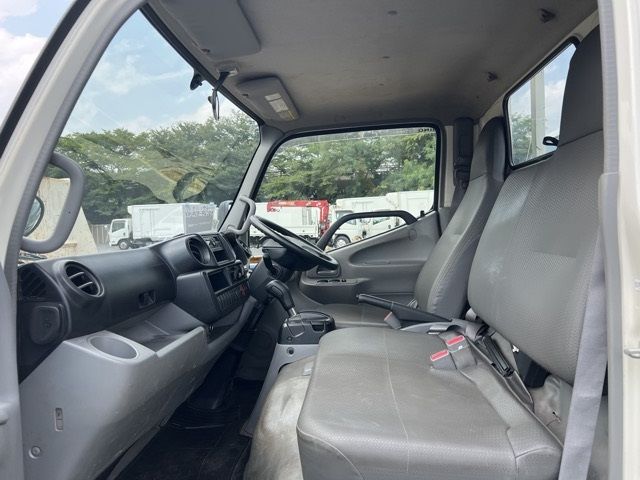 2019 Hino Dutro ヒラ auction photo 5