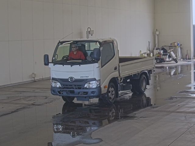 2019 Hino Dutro ヒラ Japan auction vehicle