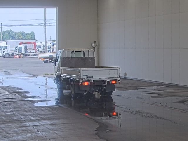 2019 Hino Dutro ヒラ auction photo 2