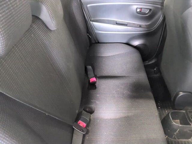 2018 Toyota Vitz F auction photo 6