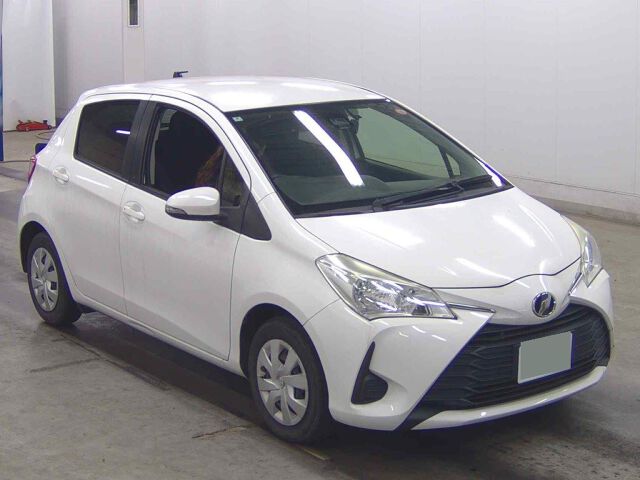 2018 Toyota Vitz F Japan auction vehicle