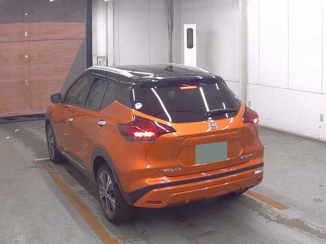 2022 Nissan Kicks X Two-Tone Interior Edition auction photo 2