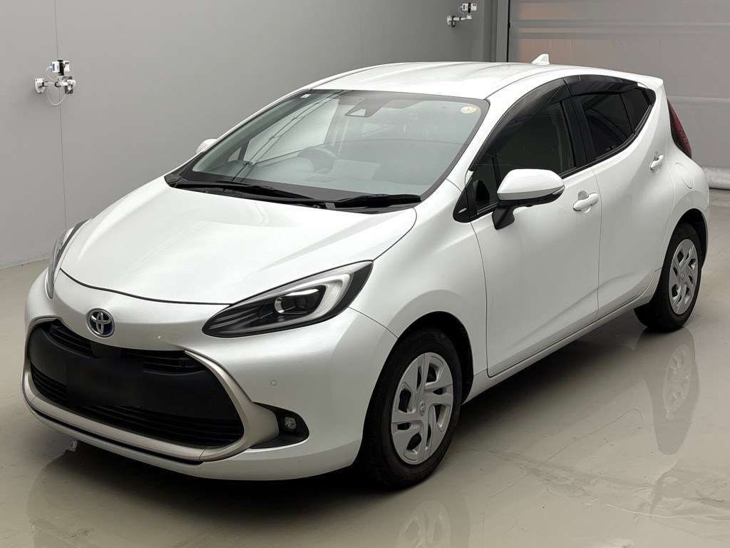 2021 Toyota Aqua G Japan auction vehicle