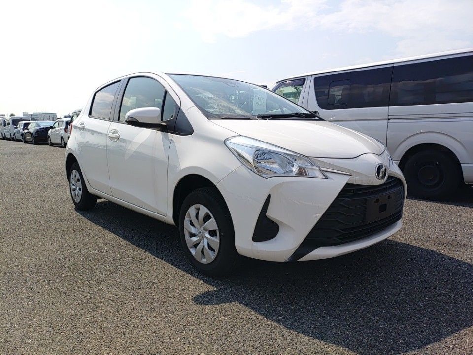 2019 Toyota Vitz auction photo 4
