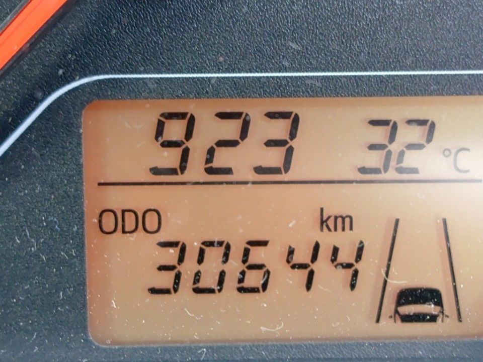 2019 Toyota Vitz auction photo 10