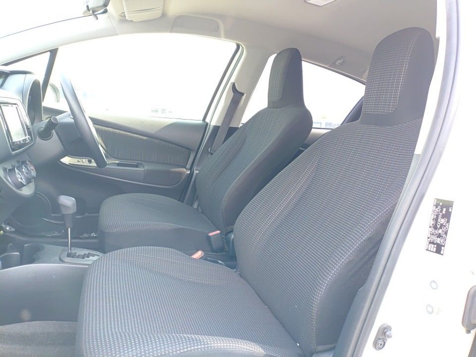 2019 Toyota Vitz auction photo 16