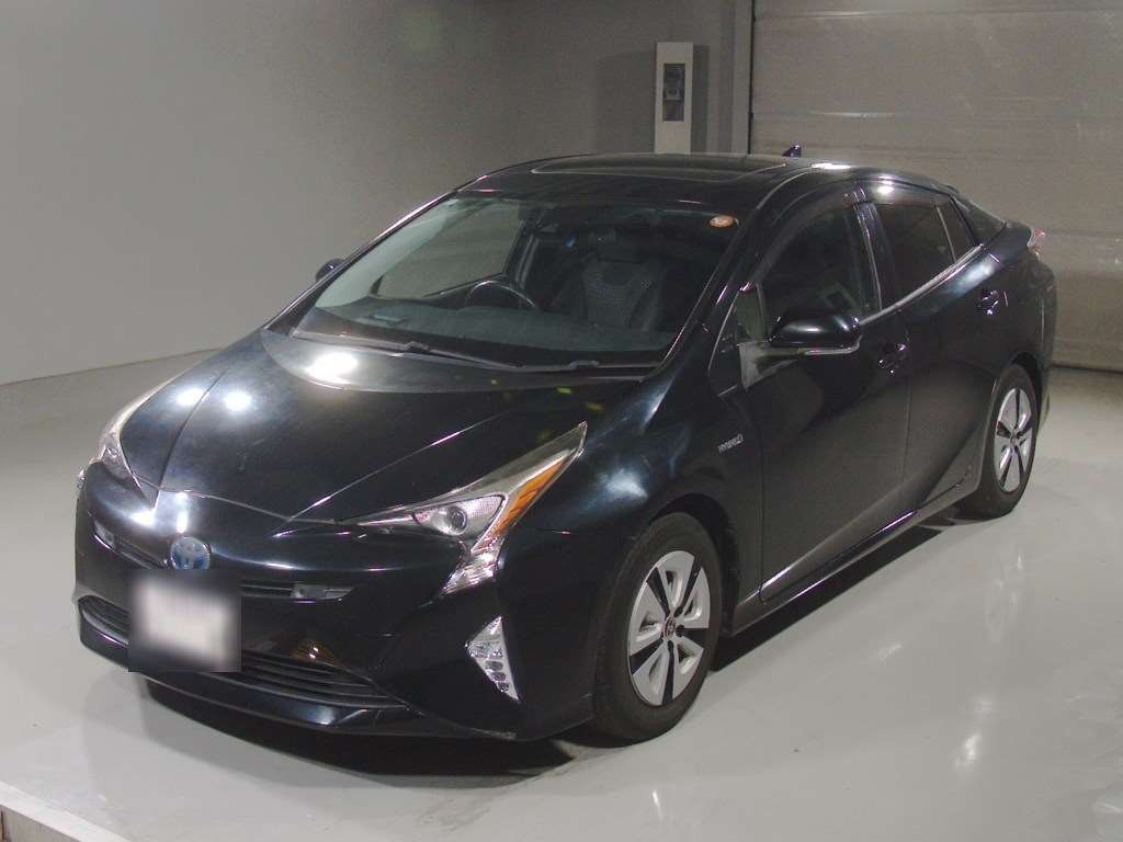 Japan Auction Vehicles 4 2016 Toyota Prius A auction photo