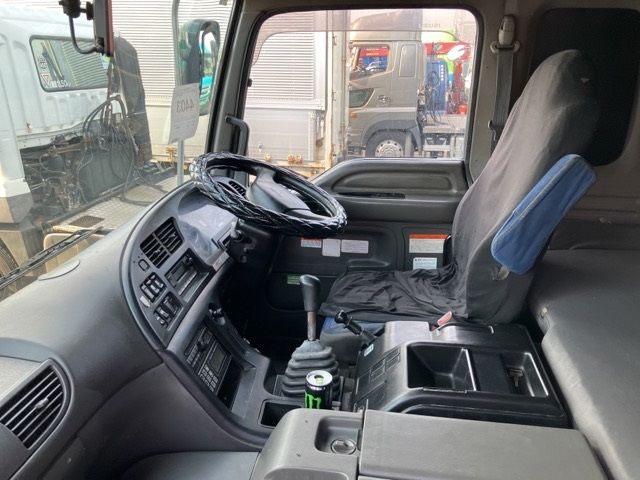 2010 Isuzu Giga レイゾウレイトウ auction photo 5