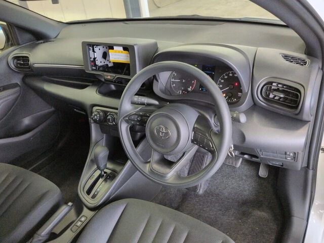 2025 Toyota Yaris X auction photo 3