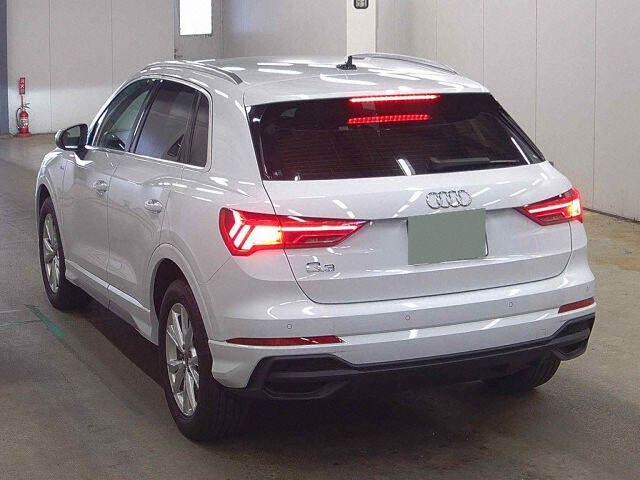 2024 Audi Q3 35TFSI Sライン auction photo 2