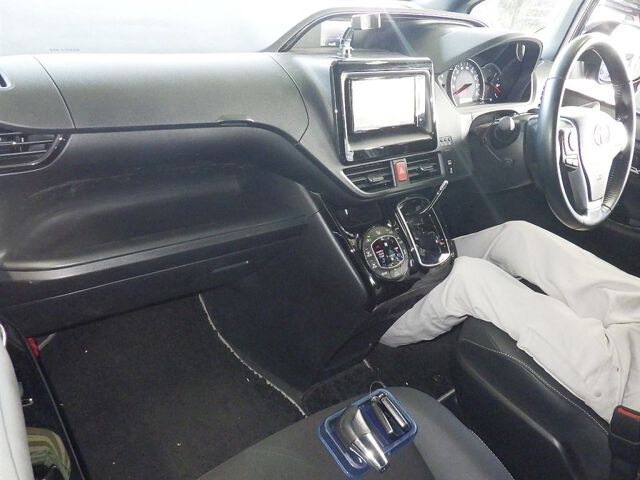 2020 Toyota Noah SI WXB 2 auction photo 3