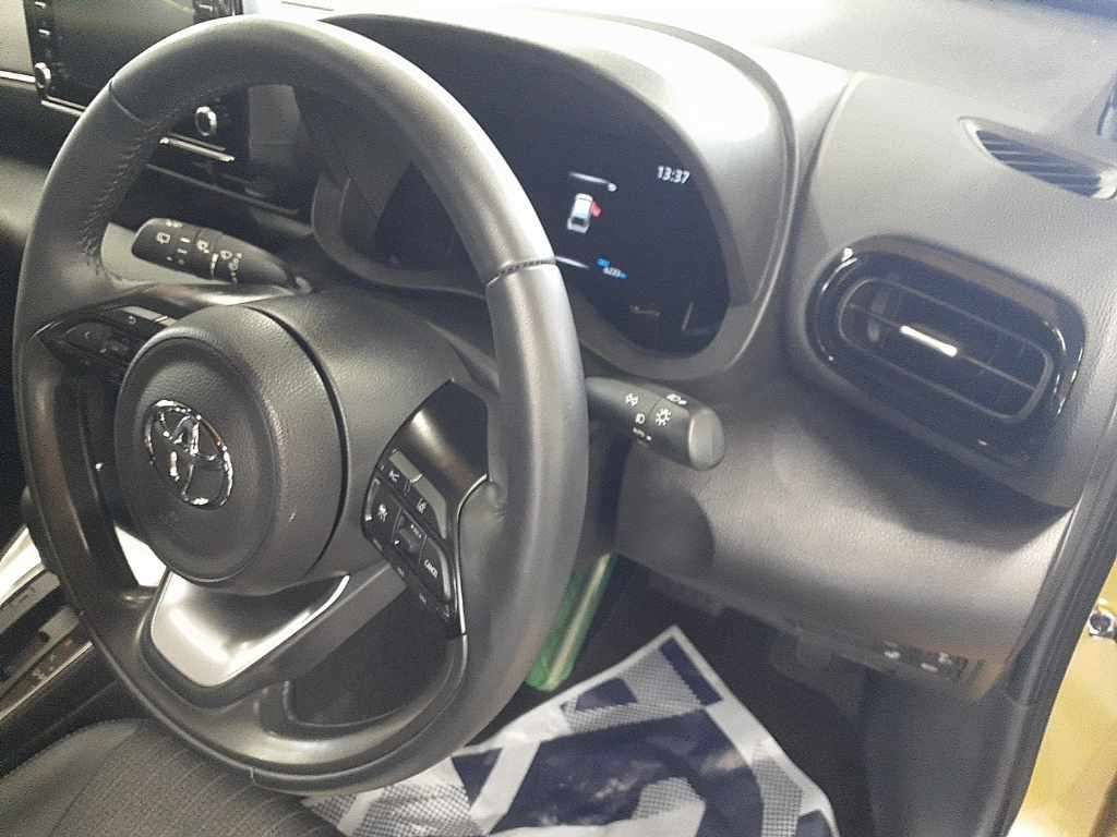 2023 Toyota Yaris Cross Z auction photo 9