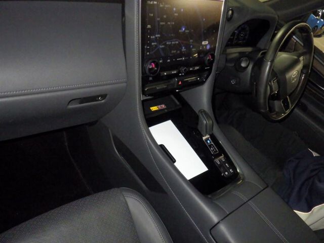2025 Toyota Vellfire Executive Lounge 4WD auction photo 3