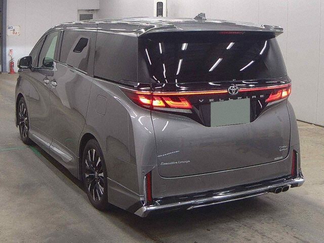 2025 Toyota Vellfire Executive Lounge 4WD auction photo 2