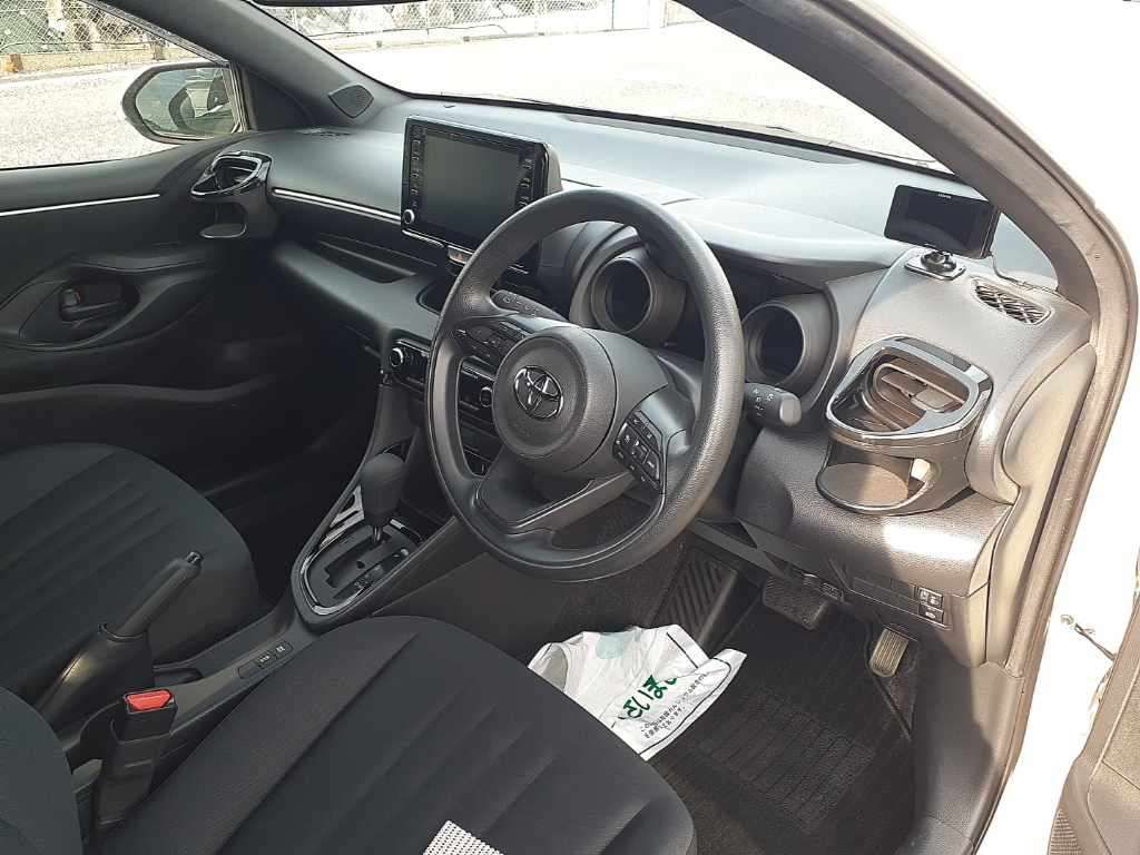 2022 Toyota Yaris G auction photo 9