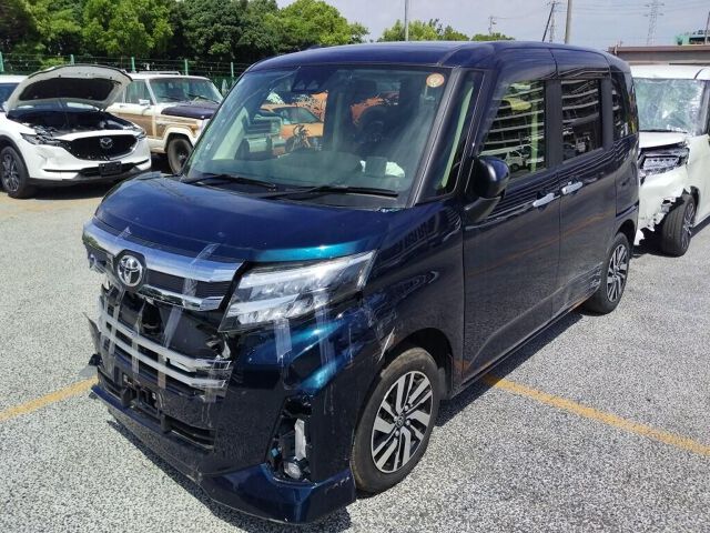 2024 Toyota Roomy Custom G auction photo 4