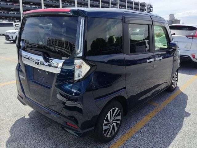 2024 Toyota Roomy Custom G auction photo 5