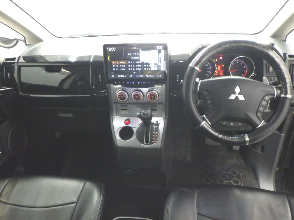 2007 Mitsubishi Delica D:5 C2 Gナビパッケージ 8人 auction photo 3