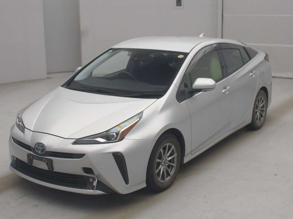 2021 Toyota Prius A 4WD Japan auction vehicle