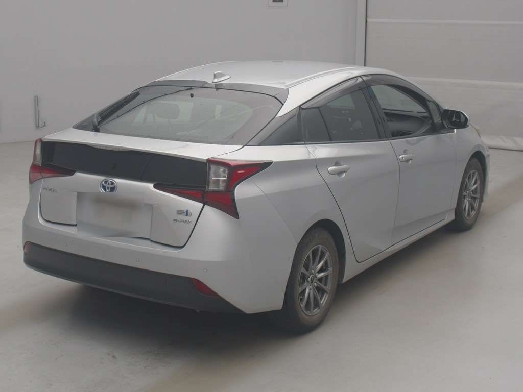 2021 Toyota Prius A 4WD auction photo 2