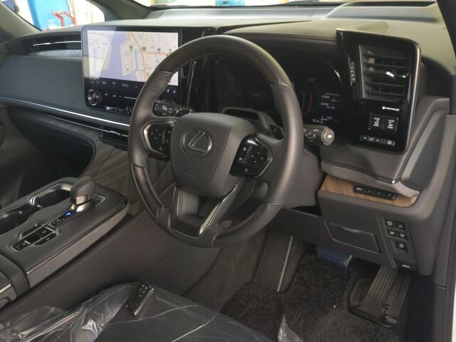 2025 Lexus LM LM500HバジョンL 4WD auction photo 3