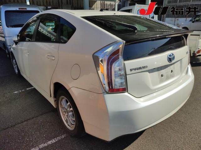 2013 Toyota Prius S Touring Selection auction photo 2