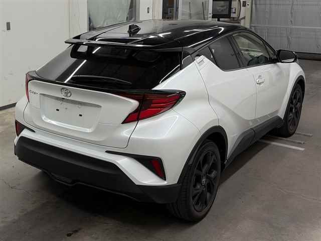 2022 Toyota C-HR G-T Mode Nero Safety Plus 2 auction photo 5