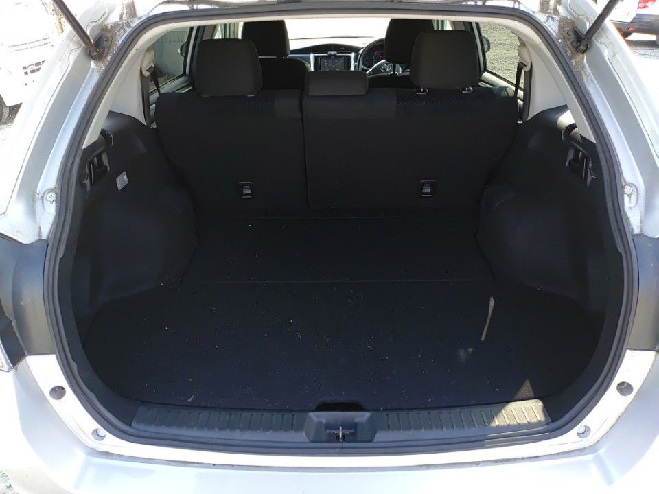2017 Toyota Corolla Fielder auction photo 8
