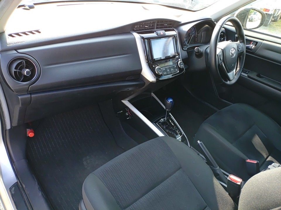 2017 Toyota Corolla Fielder auction photo 16