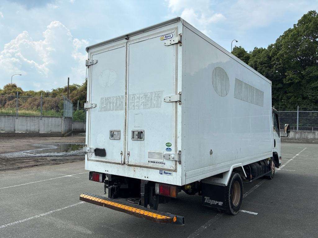 2010 Isuzu Elf レイゾウレイトウシャ auction photo 2